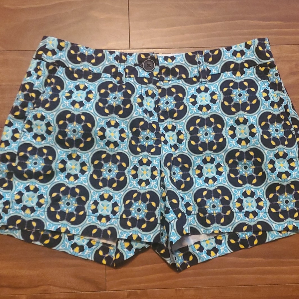 Crown & ivy Women's size 4P shorts